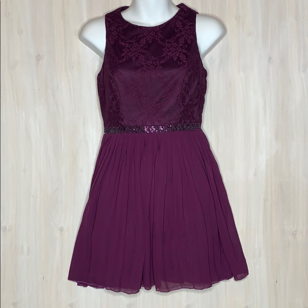 ⭐️ Speechless Size 3 Lace/Sheer Mini Dress